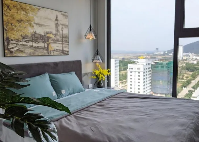 Apartment House & 1-5 Mins Access *