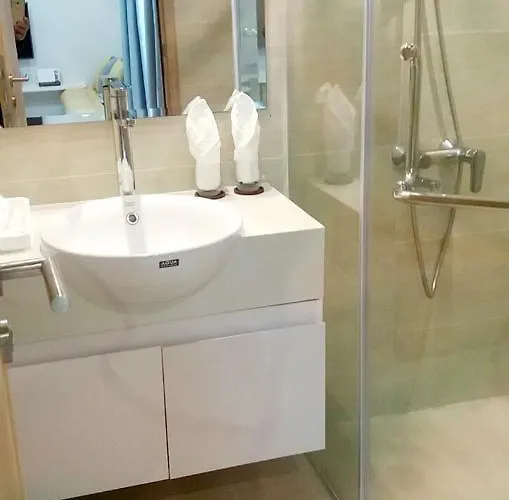 House & 1-5 Mins Access Apartment
