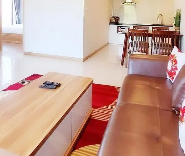 Apartment House & 1-5 Mins Access