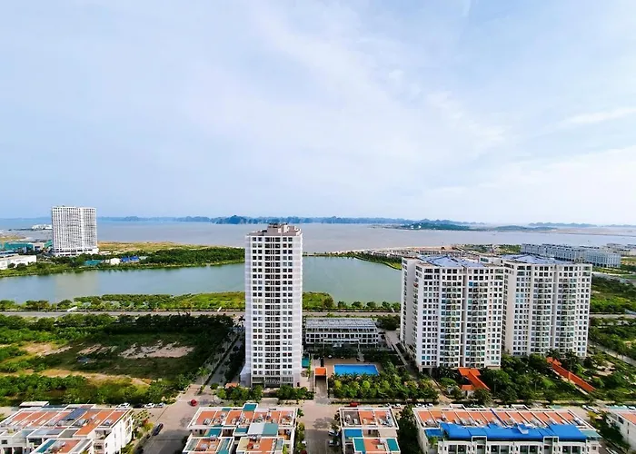 Apartment House & 1-5 Mins Access *