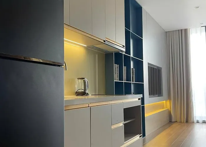 House & 1-5 Mins Access Apartment *