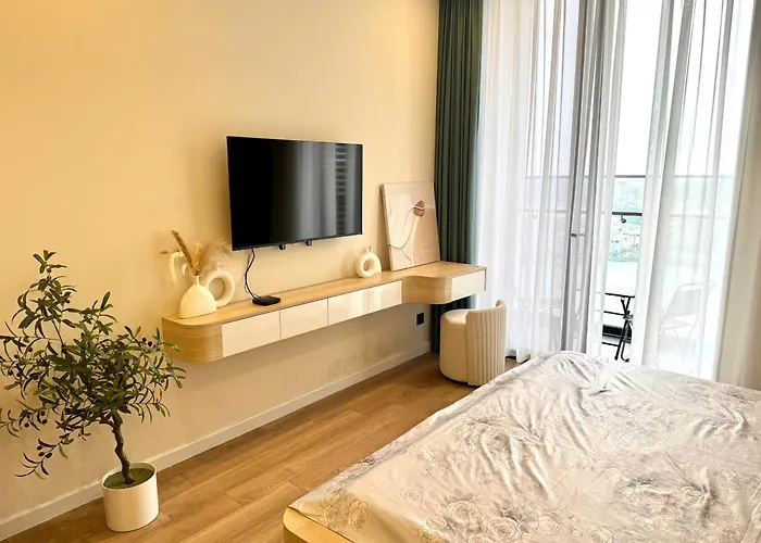 House & 1-5 Mins Access Hạ Long